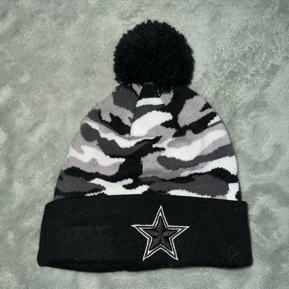 3 Dallas cowboy beanies
